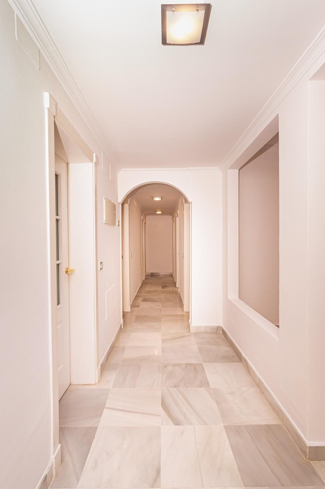 Apartamento com 4 quartos com piscina em Málaga, Espanha – Foto 10