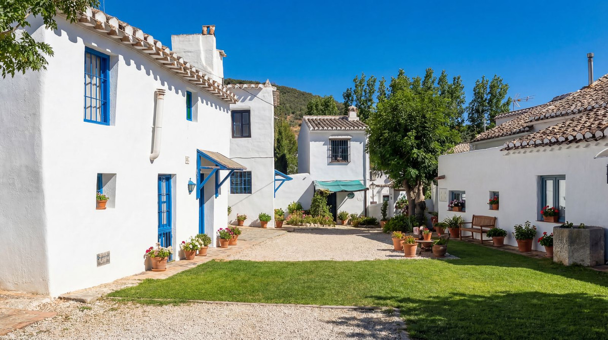 9 Bedroom Country house in Villanueva del Rosario - Photo 30