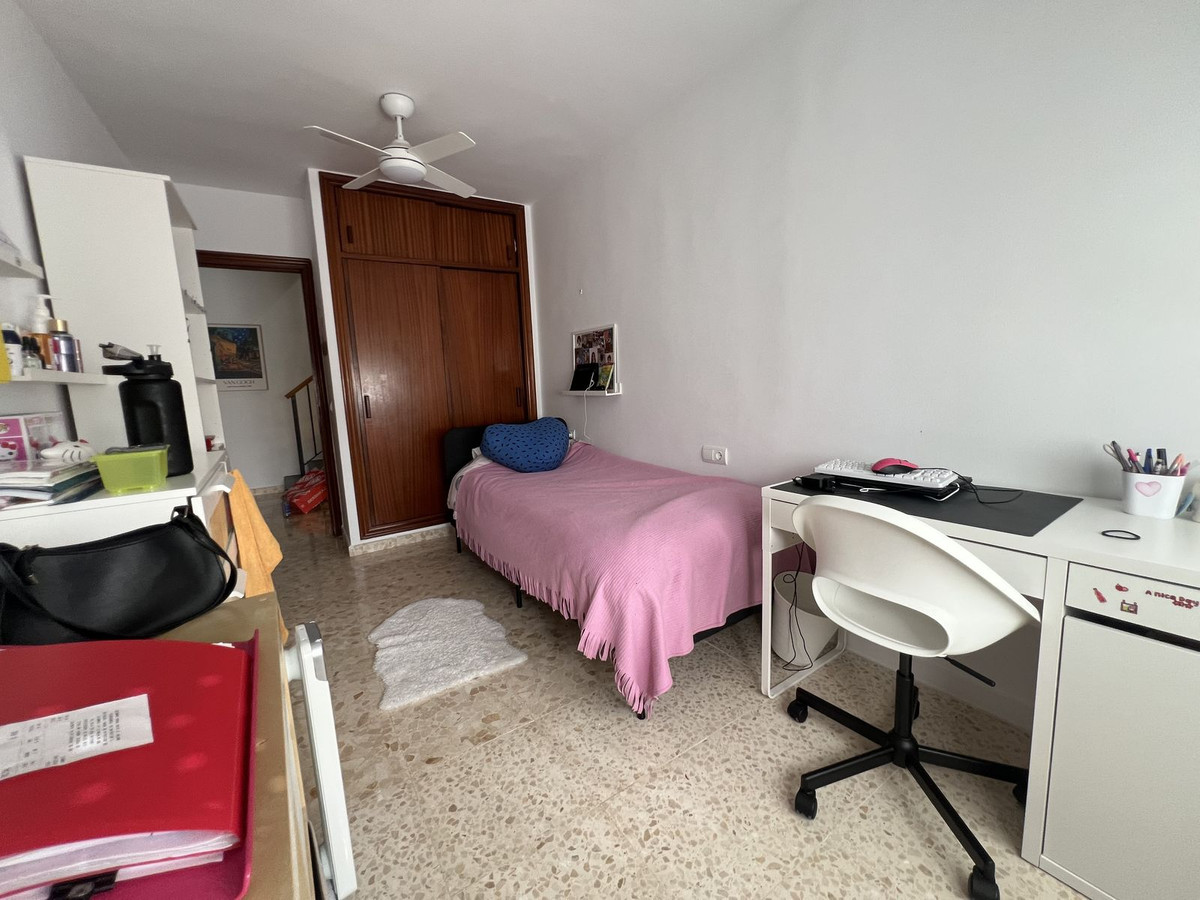 3 Bedroom Townhouse in Benalmádena - Photo 13