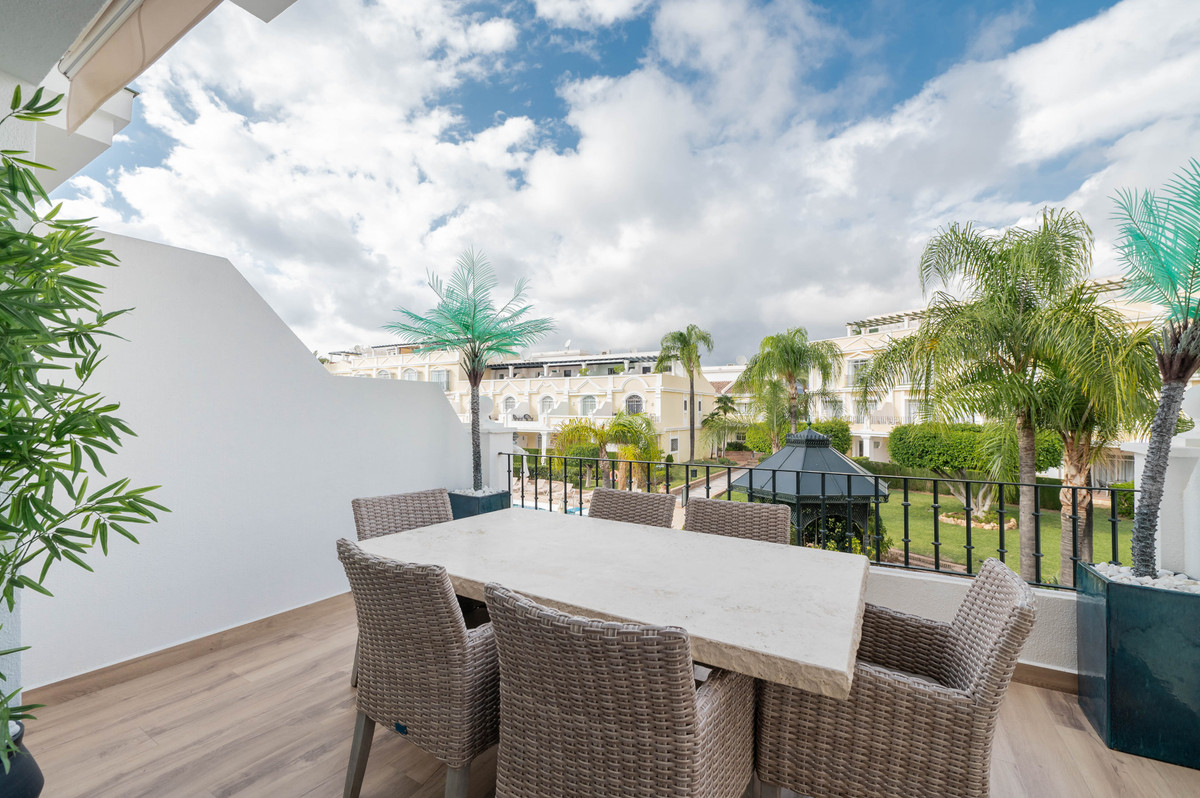 3 Bedroom Apartment in Marbella - Photo 6