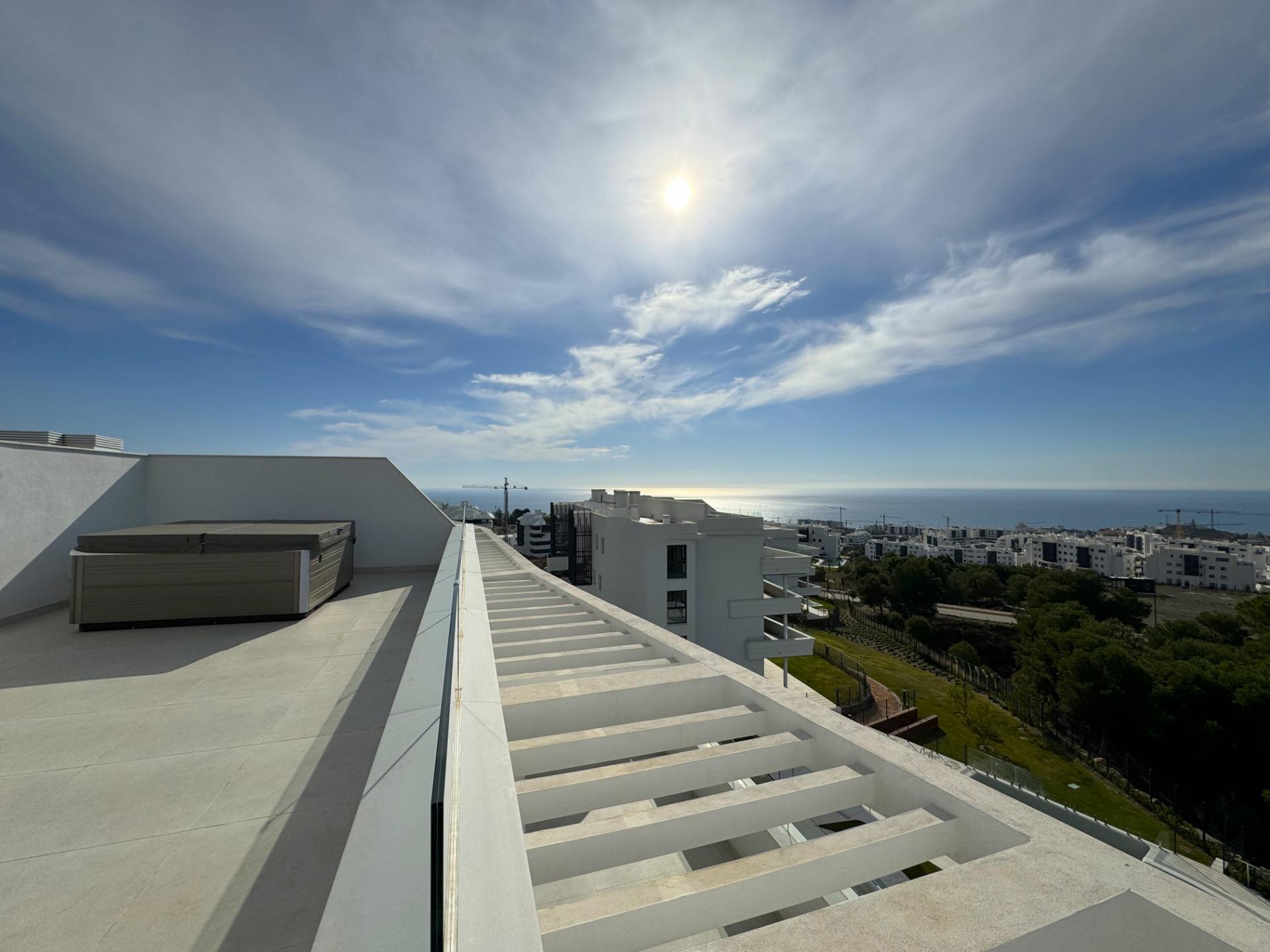 2 Bedroom Penthouse in Benalmádena - Photo 13