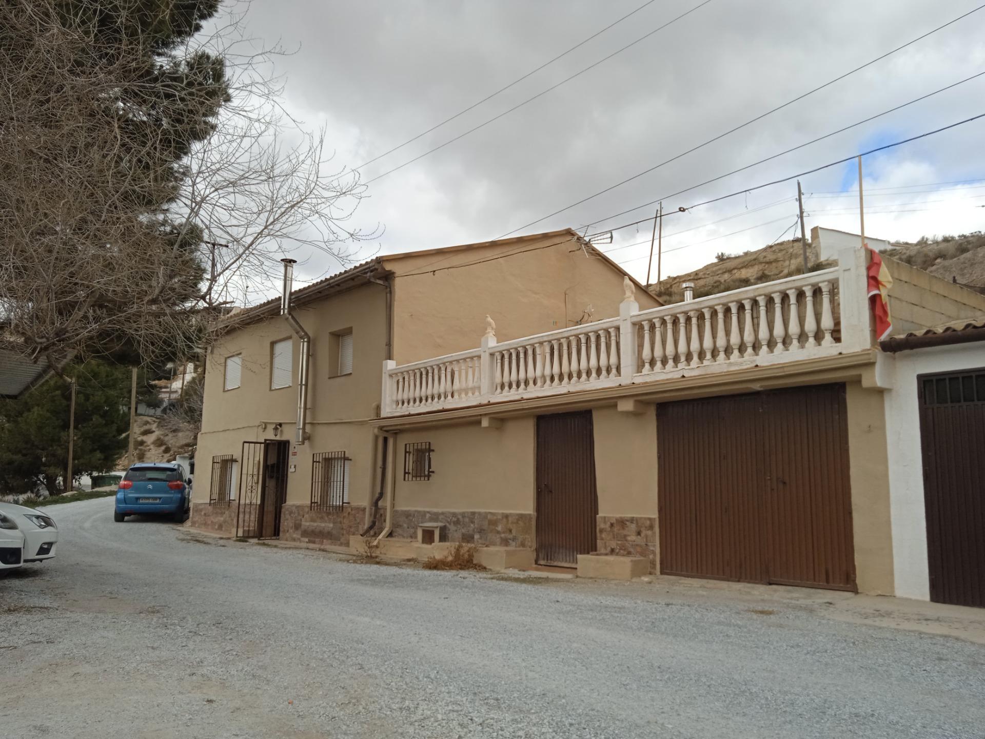 Chalet de 5 dormitorios con piscina en Granada – Foto 1