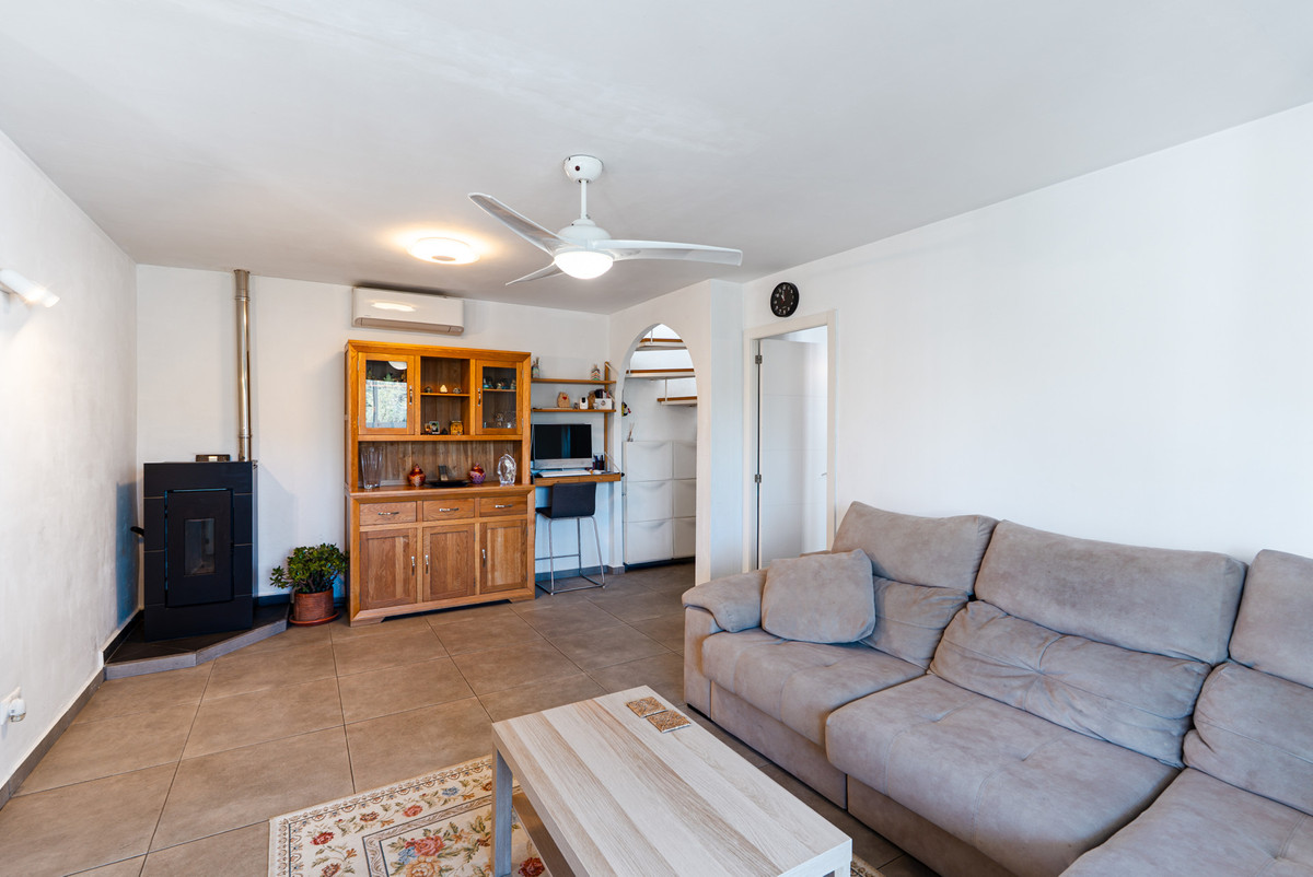 3 Bedroom Townhouse in Estepona - Photo 14