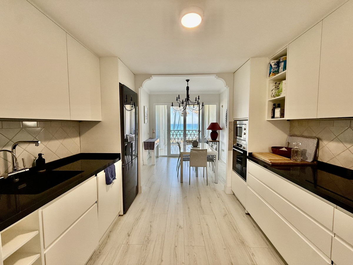 3 Bedroom Penthouse in Casares - Photo 6