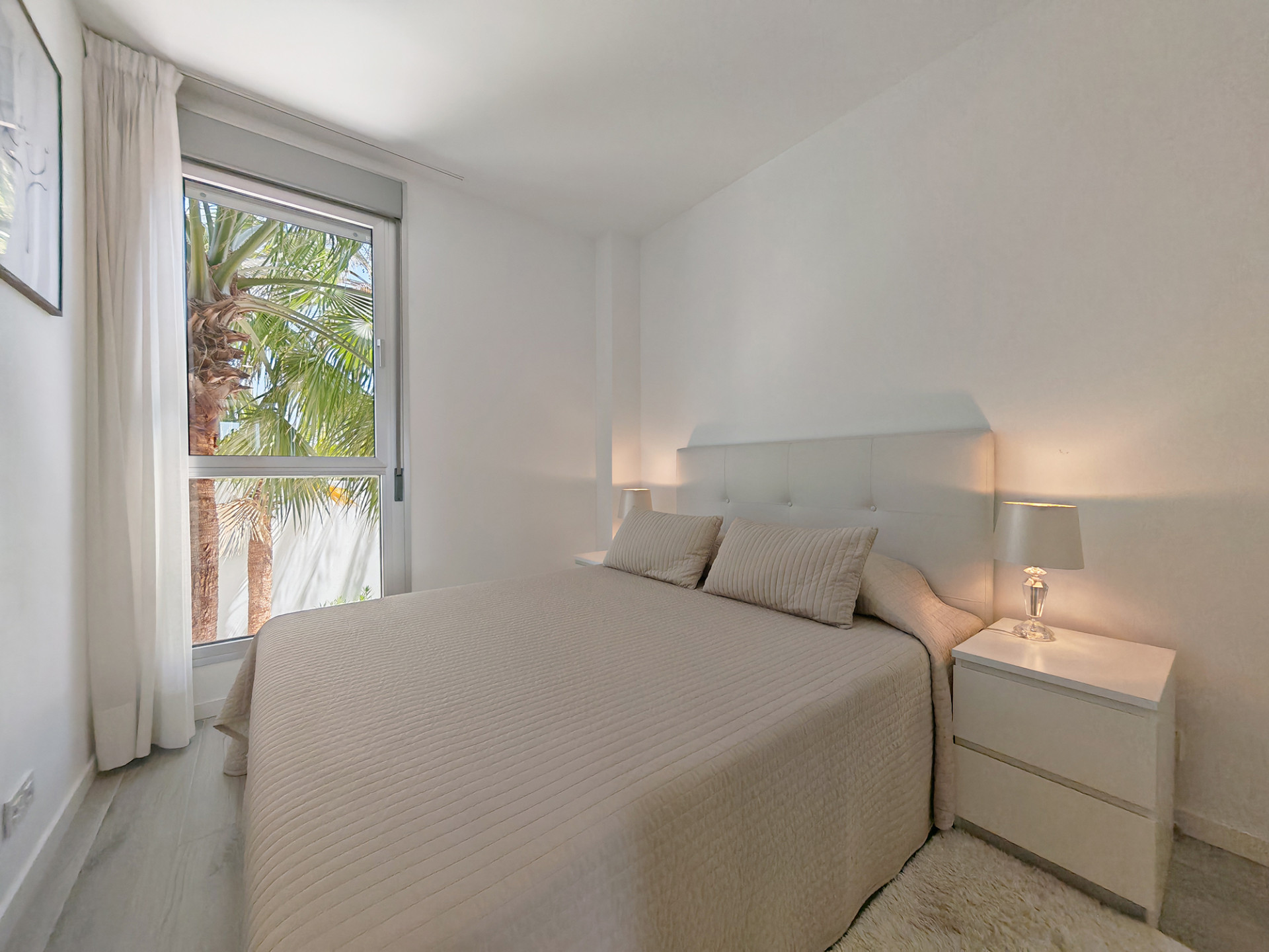 3 Bedroom Apartment in Estepona - Photo 9