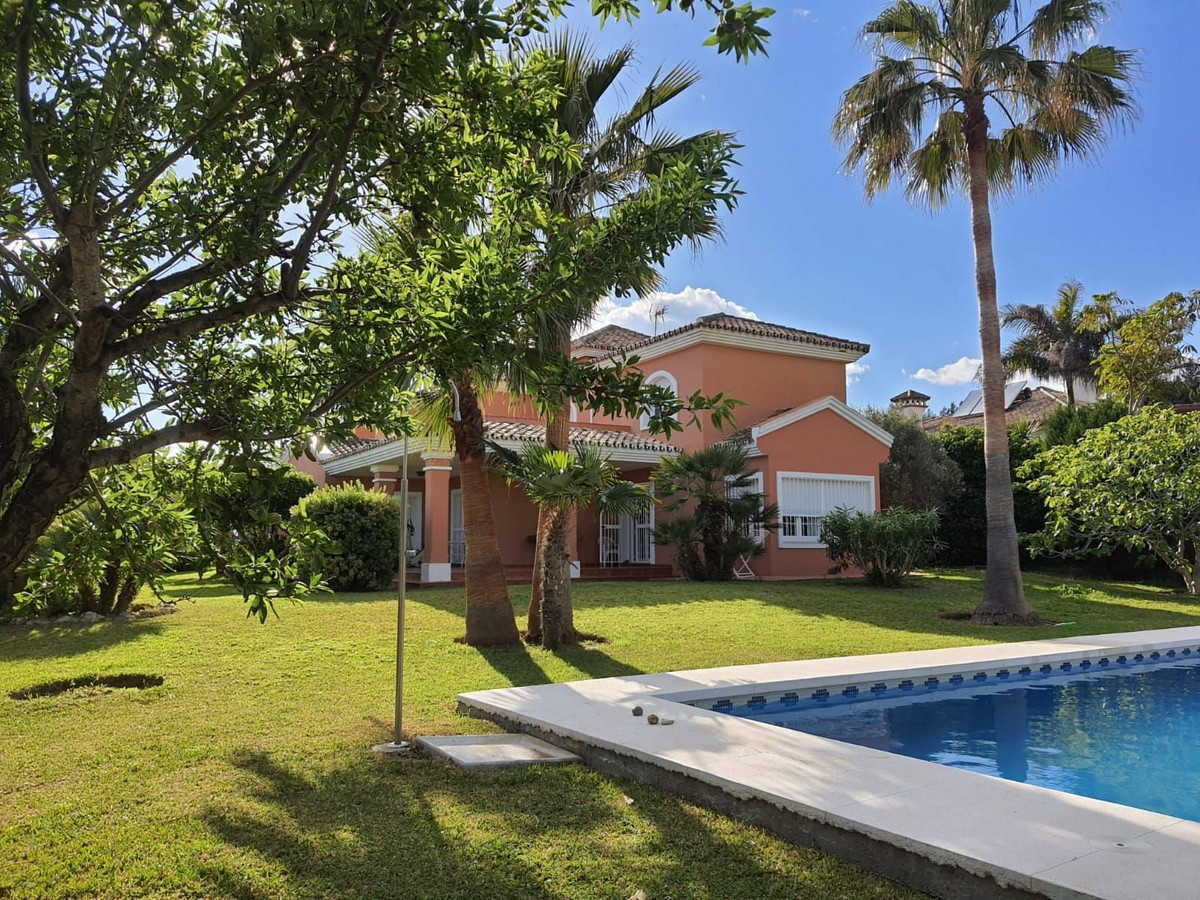 4 Bedroom Villa in Estepona - Фото 15