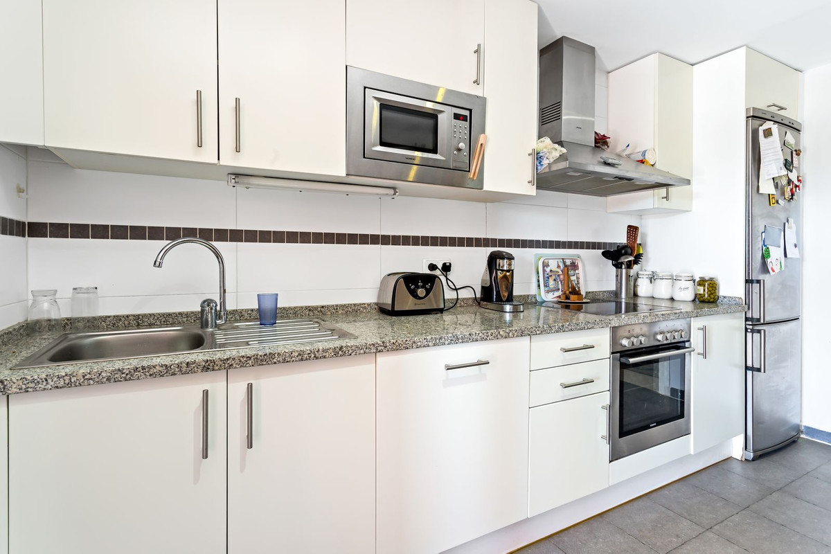 3 Bedroom Penthouse in Casares - Photo 11