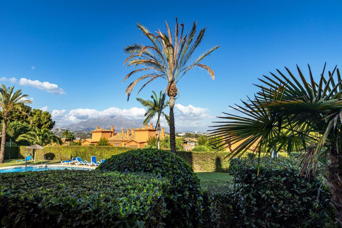 2 Bedroom Apartment in Benahavís - Фото 4
