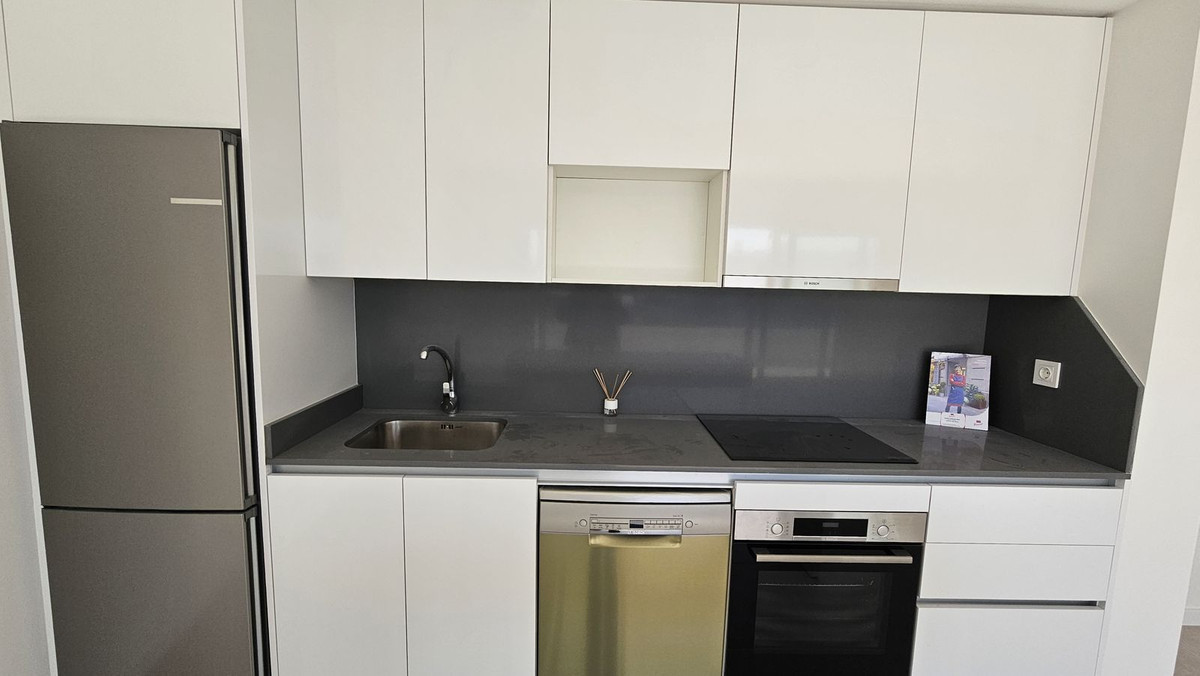 2 Bedroom Apartment in Estepona - Photo 44