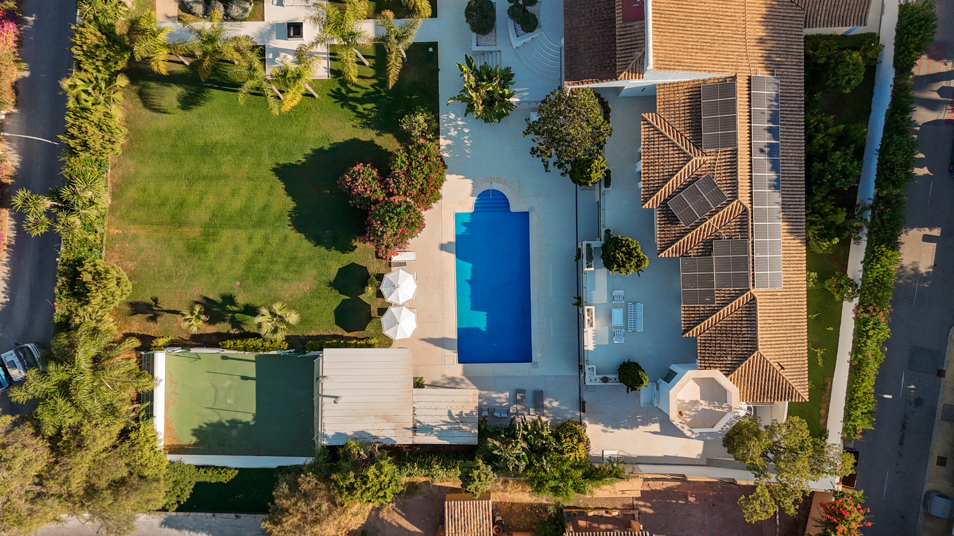 6 Bedroom Villa in San Pedro de Alcántara - Photo 6