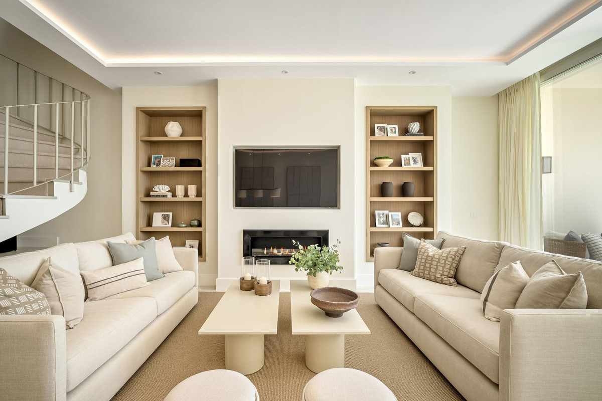 4 Bedroom Townhouse in Benahavís - Фото 3