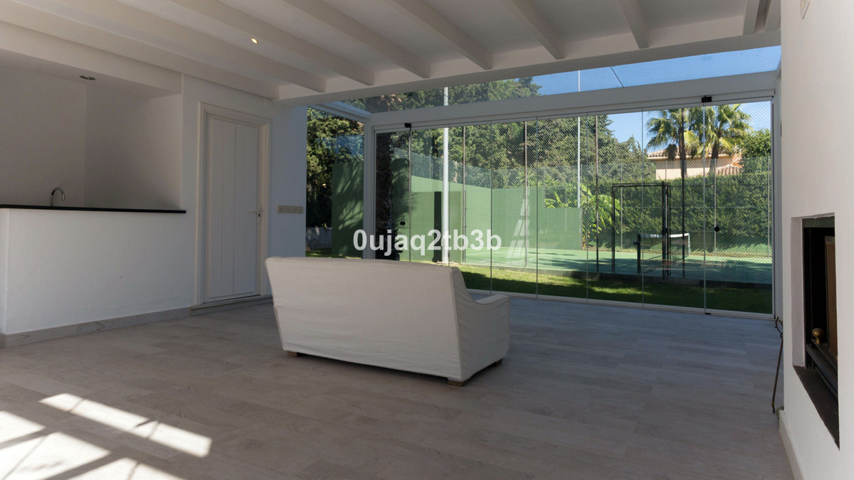 6 Bedroom Villa in San Pedro de Alcántara - Photo 8