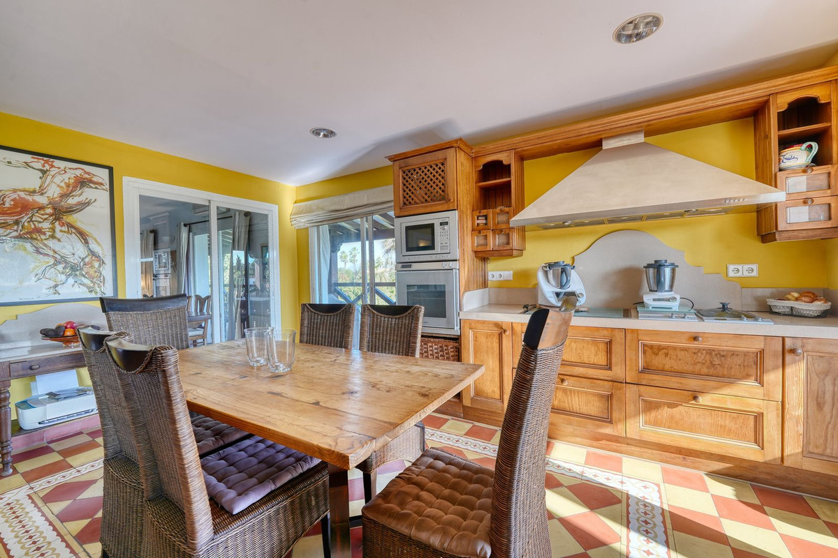 5 Bedroom Villa in Sotogrande - Photo 23