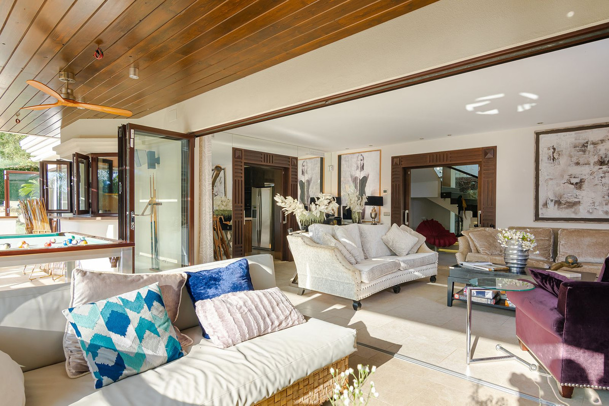 6 Bedroom Villa in Marbella - Photo 14