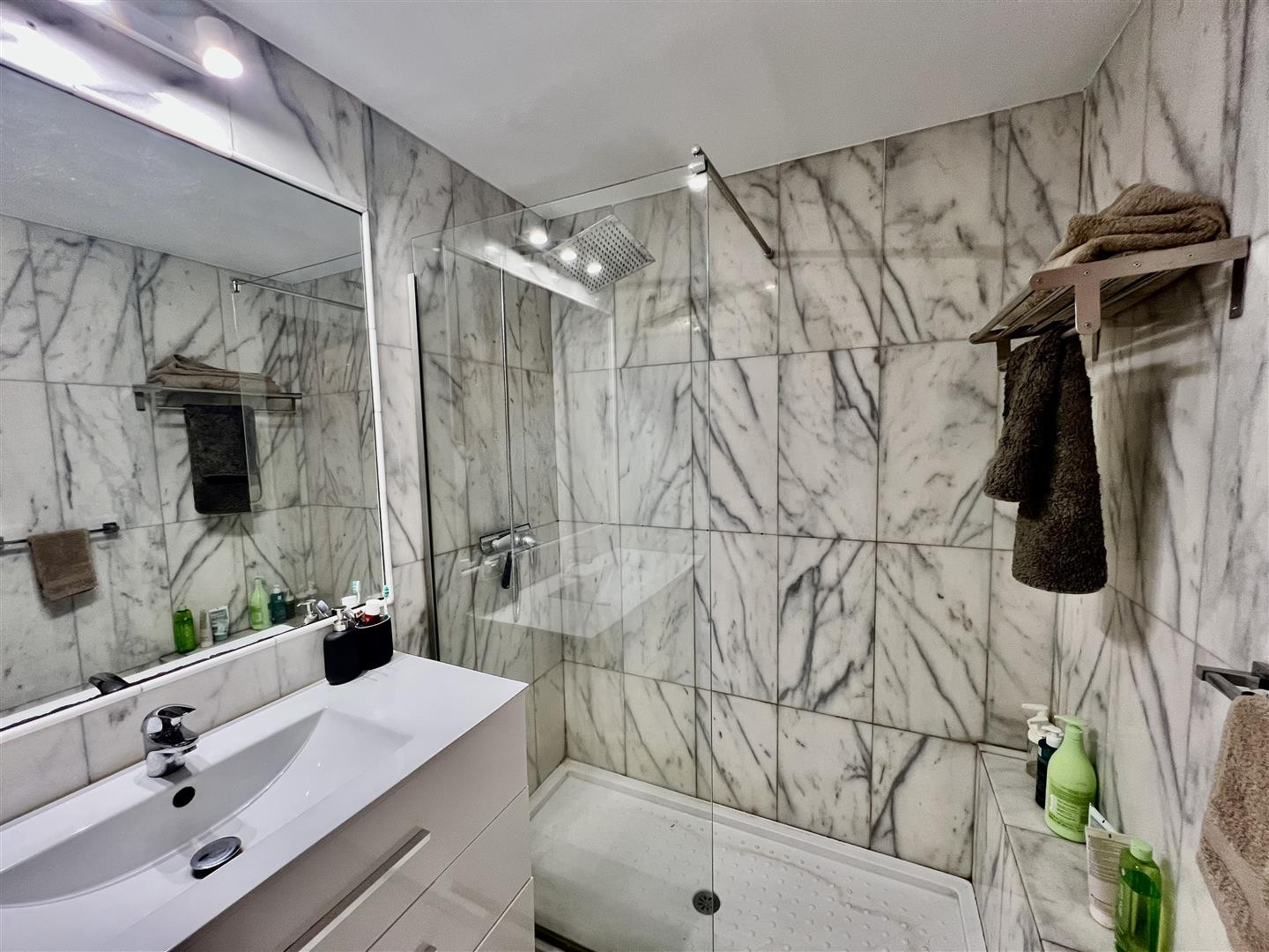 1 Bedroom Apartment in Estepona - Photo 15