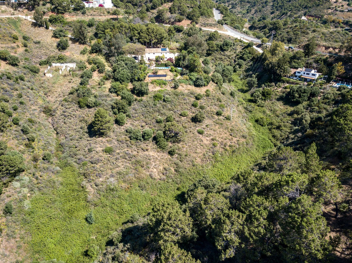 3 Bedroom Villa in Estepona - Photo 2