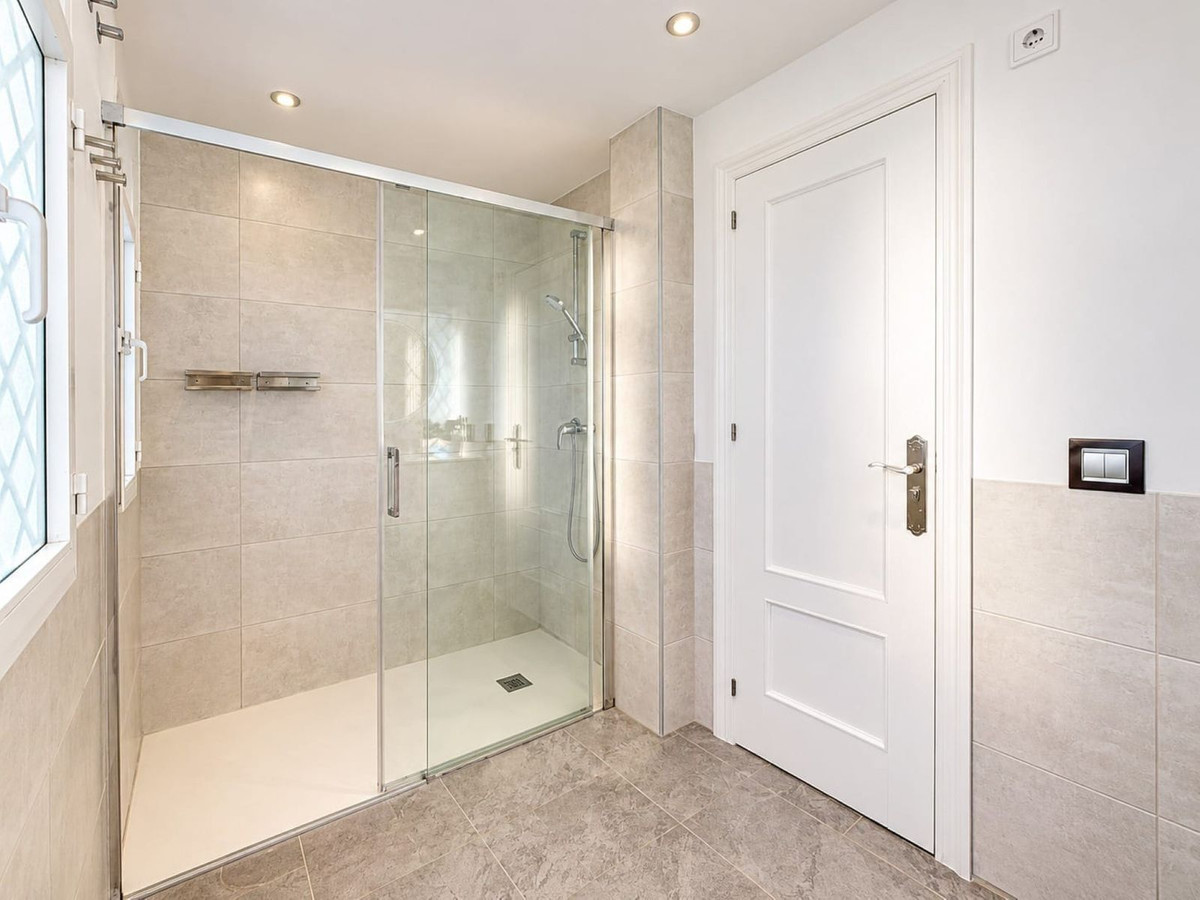 4 Bedroom Townhouse in Marbella - Photo 22