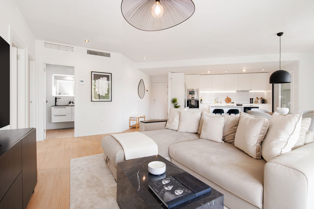 2 Bedroom Apartment in Marbella