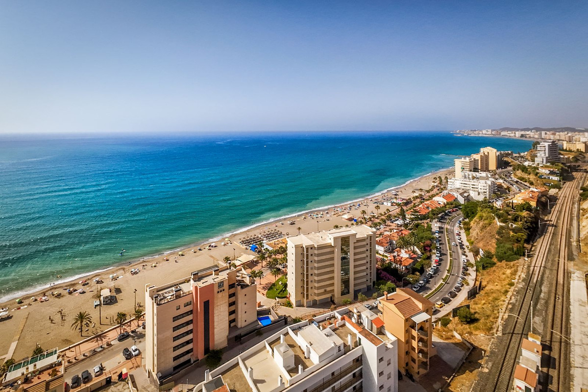 3 Bedroom Apartment in Fuengirola - Photo 44