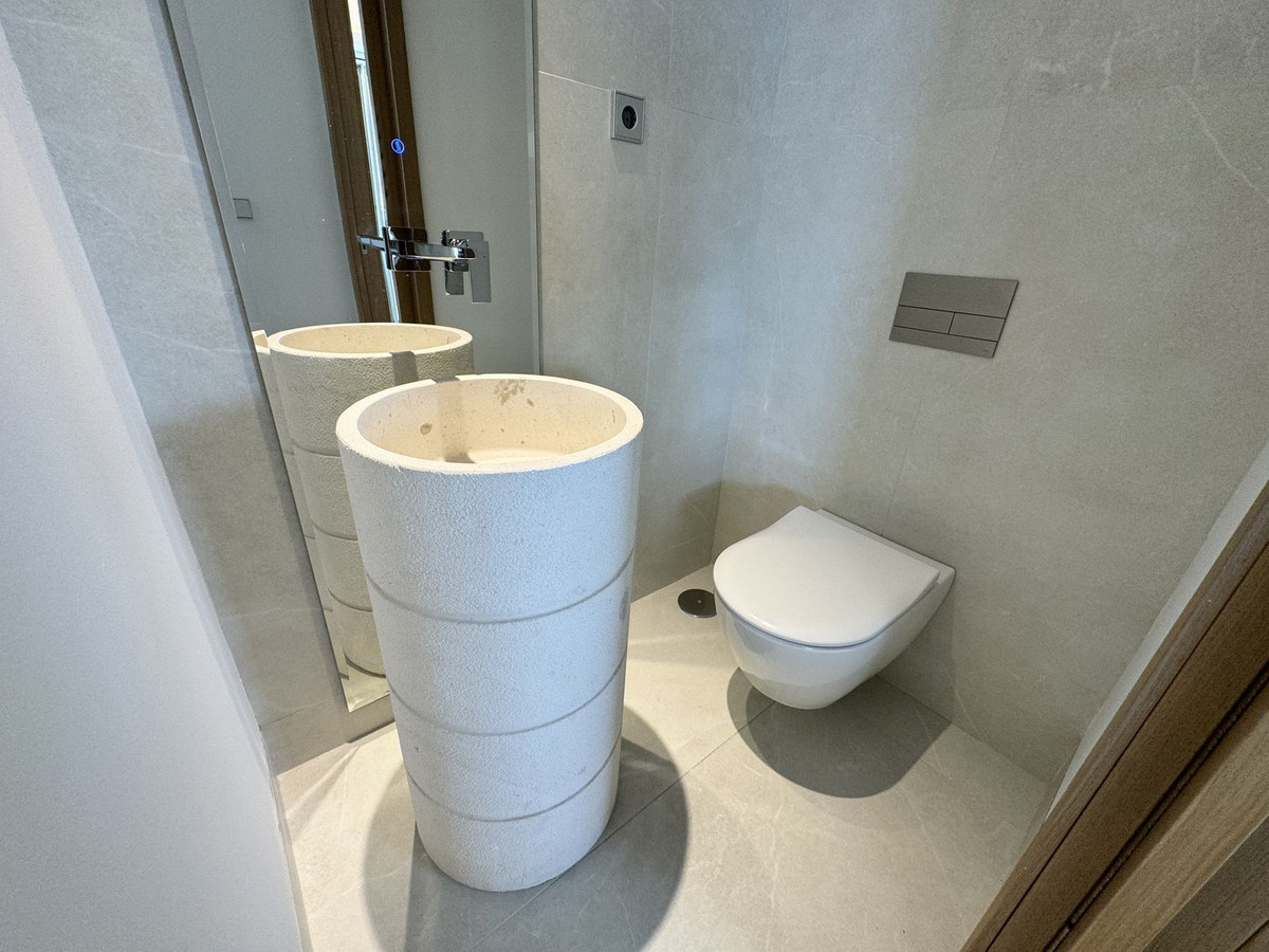 1 Bedroom Apartment in Málaga - Photo 21