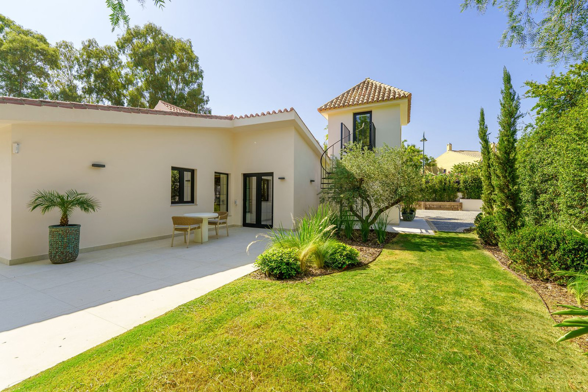 5 Bedroom Villa in Marbella - Photo 24