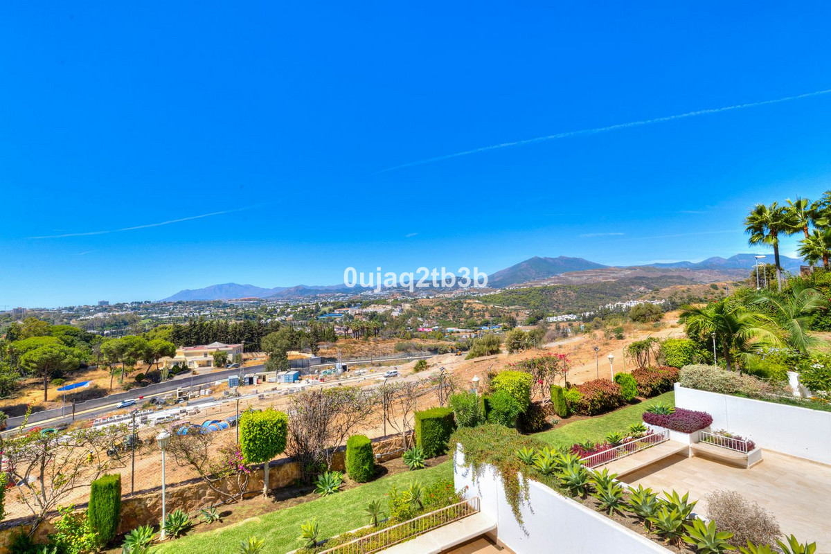 3 Bedroom Apartment in Marbella - Photo 22