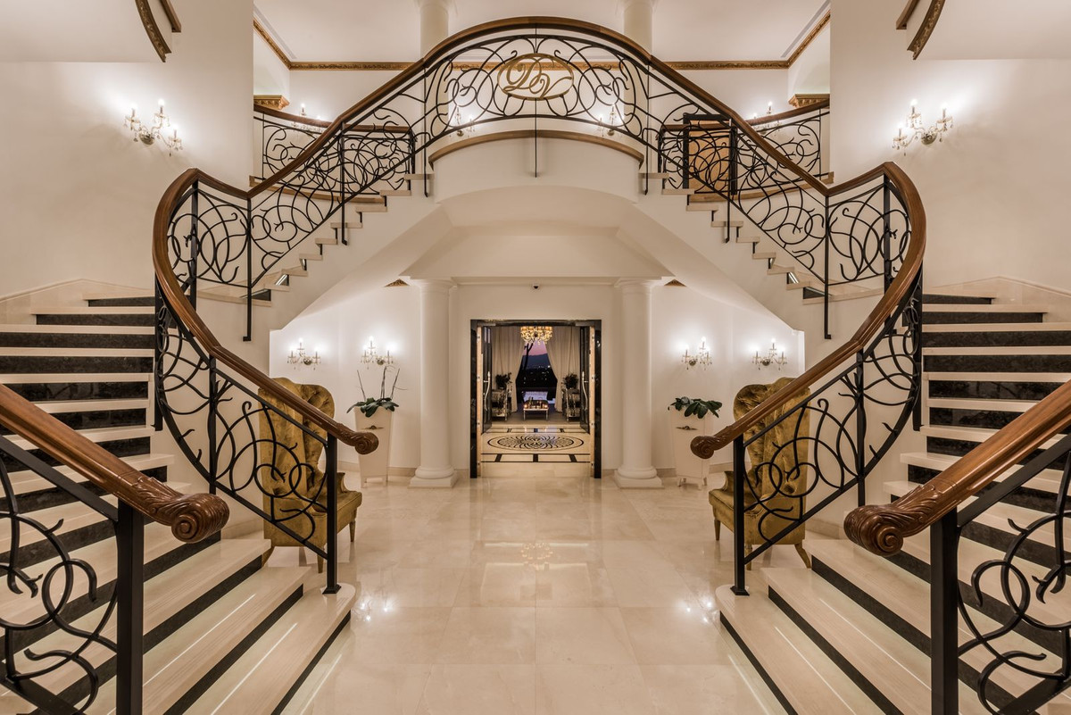 7 Bedroom Villa in Marbella - Photo 21