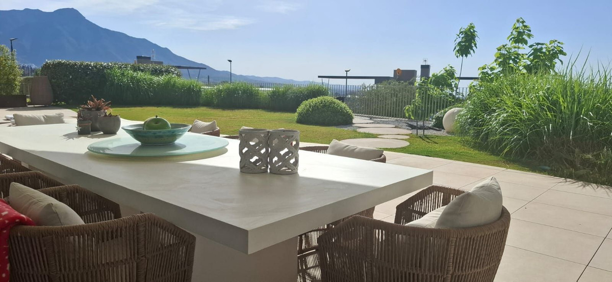 3 Bedroom Apartment in Benahavís - Photo 8