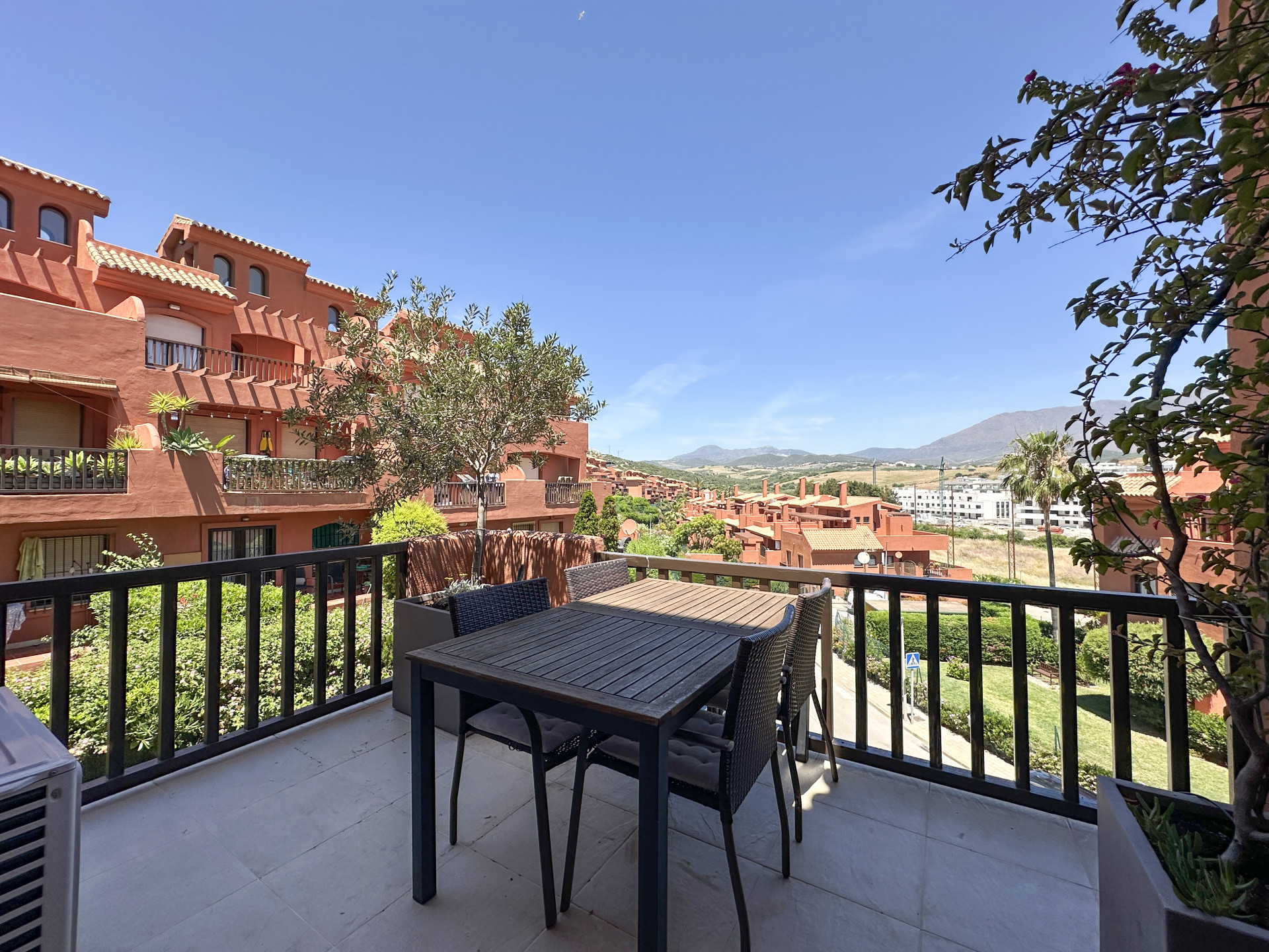3 Bedroom Penthouse in Estepona - Photo 26