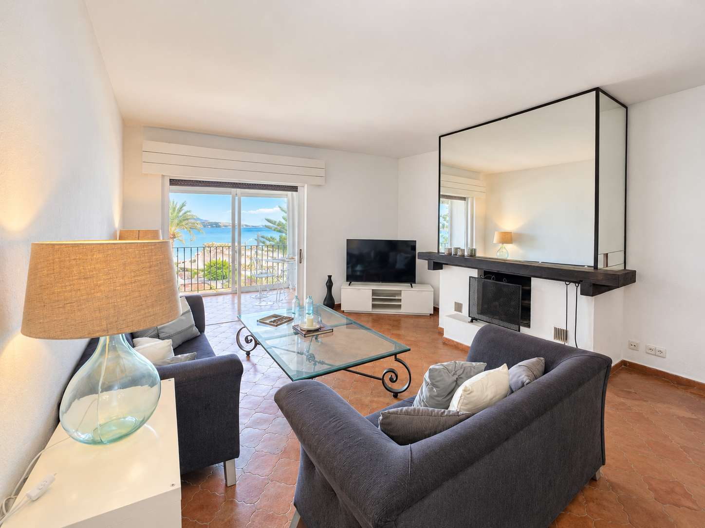 1 Bedroom Apartment in Marbella - Photo 7