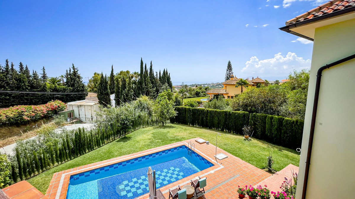 6 Bedroom Villa in Marbella - Photo 26