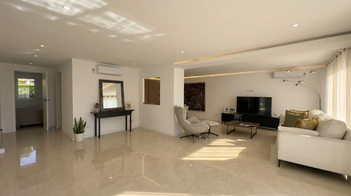 3 Bedroom Villa in Mijas - Photo 9