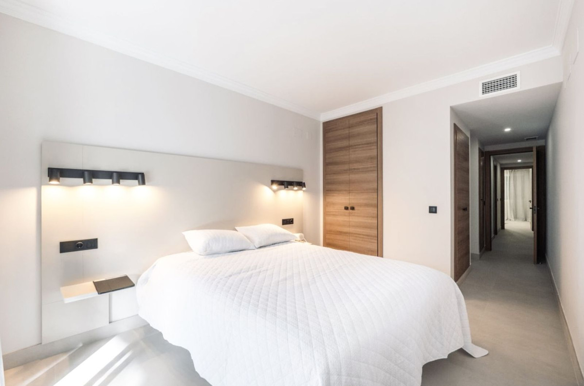 3 Bedroom Apartment in San Pedro de Alcántara - Photo 7