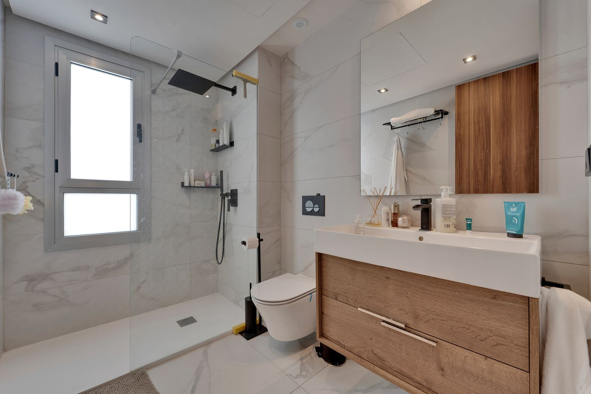 3 Bedroom Apartment in San Pedro de Alcántara - Photo 13