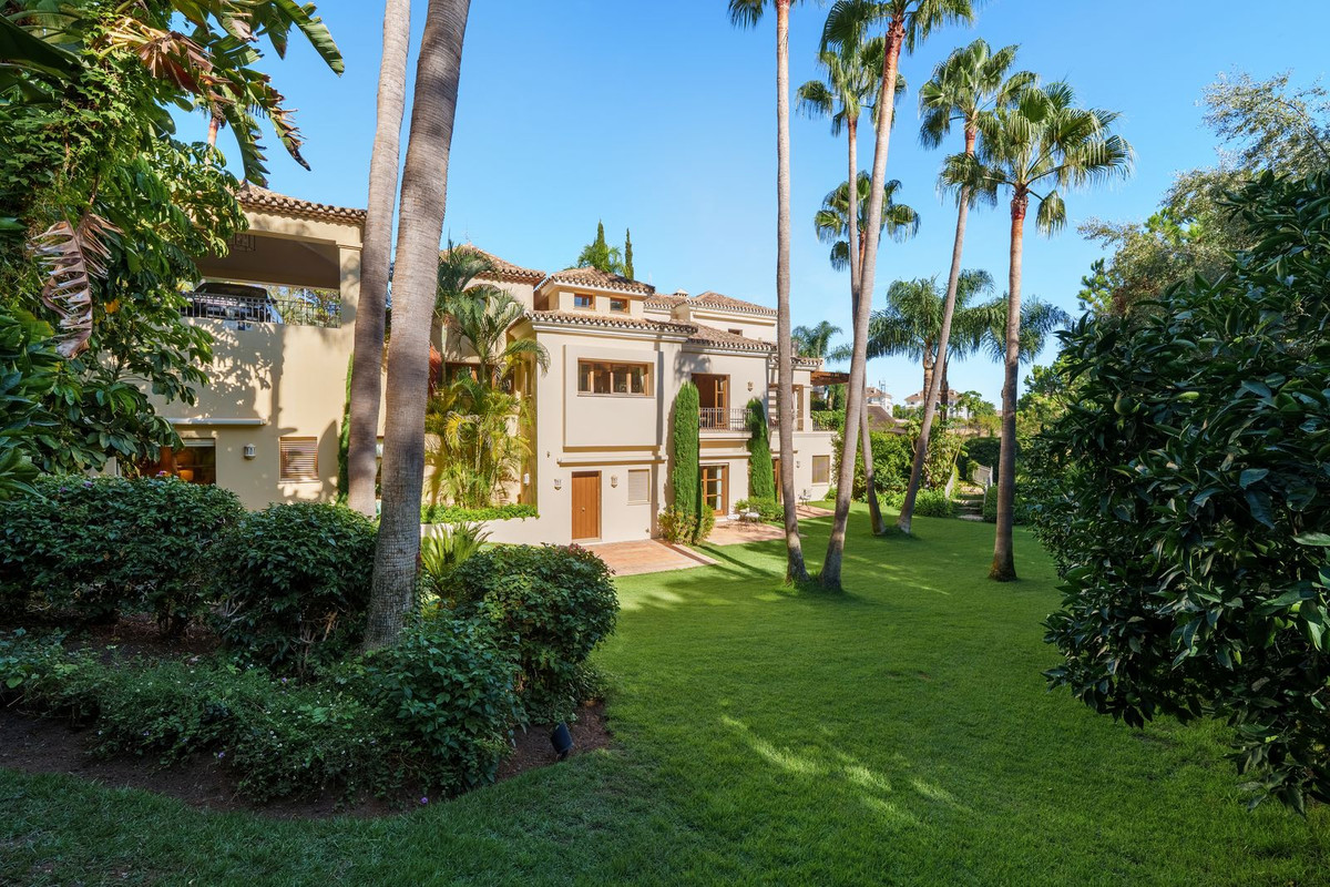 6 Bedroom Villa in Marbella - Photo 20