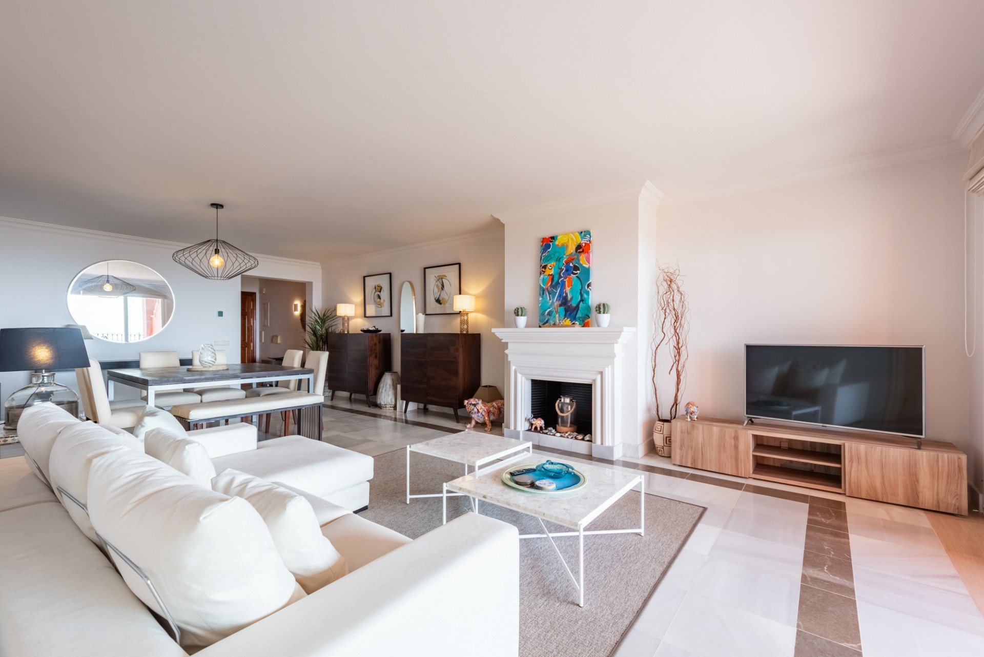 2 Bedroom Apartment in Benahavís - Photo 6