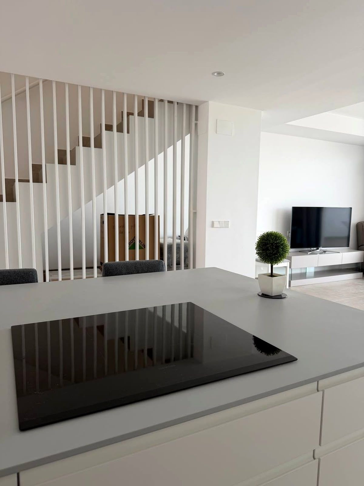 4 Bedroom Apartment in Estepona - Photo 4