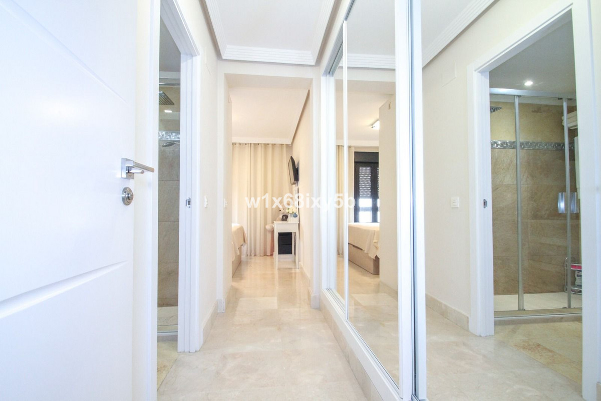 2 Bedroom Apartment in San Pedro de Alcántara - Фото 9