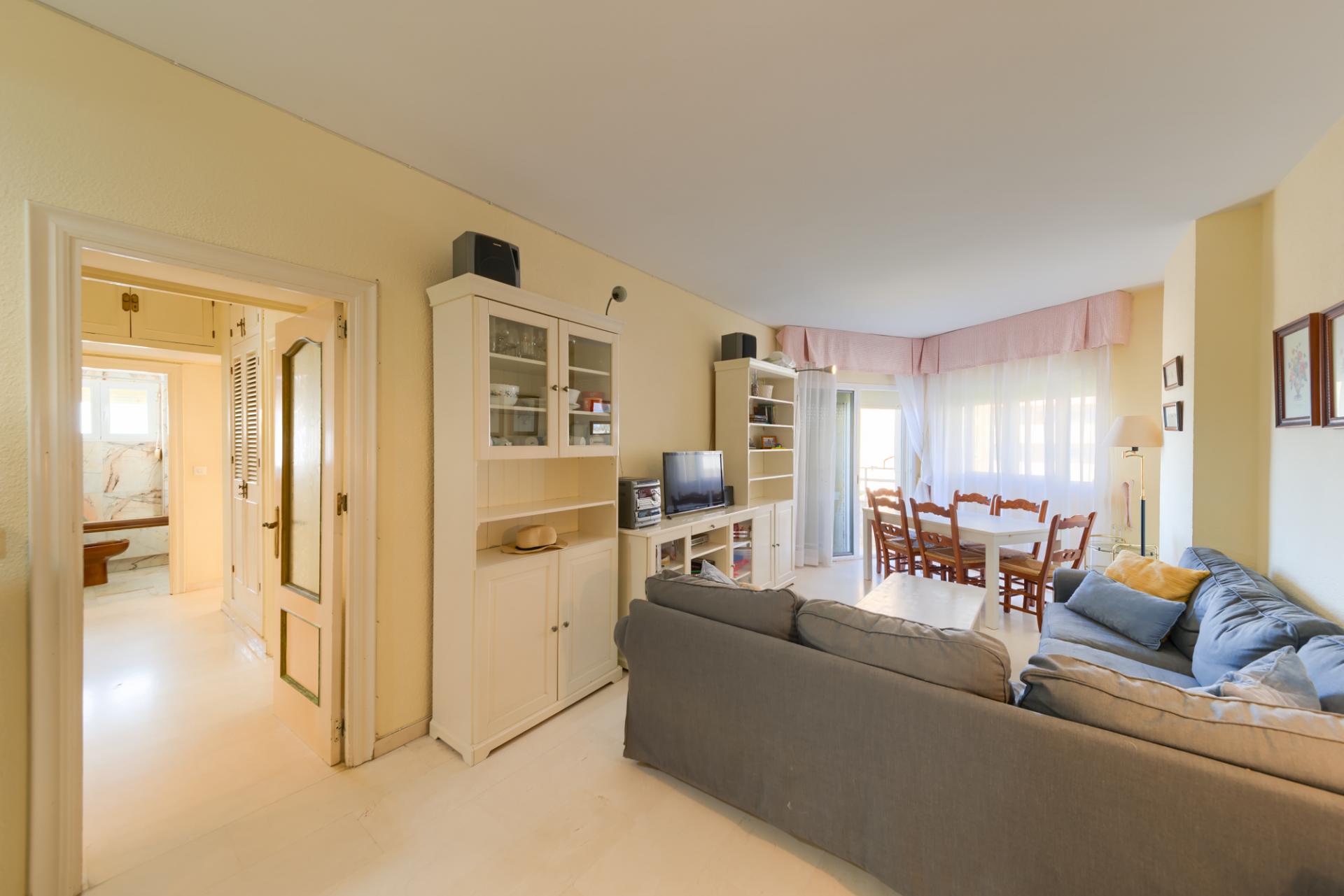 3 Bedroom Apartment in Fuengirola - Photo 12