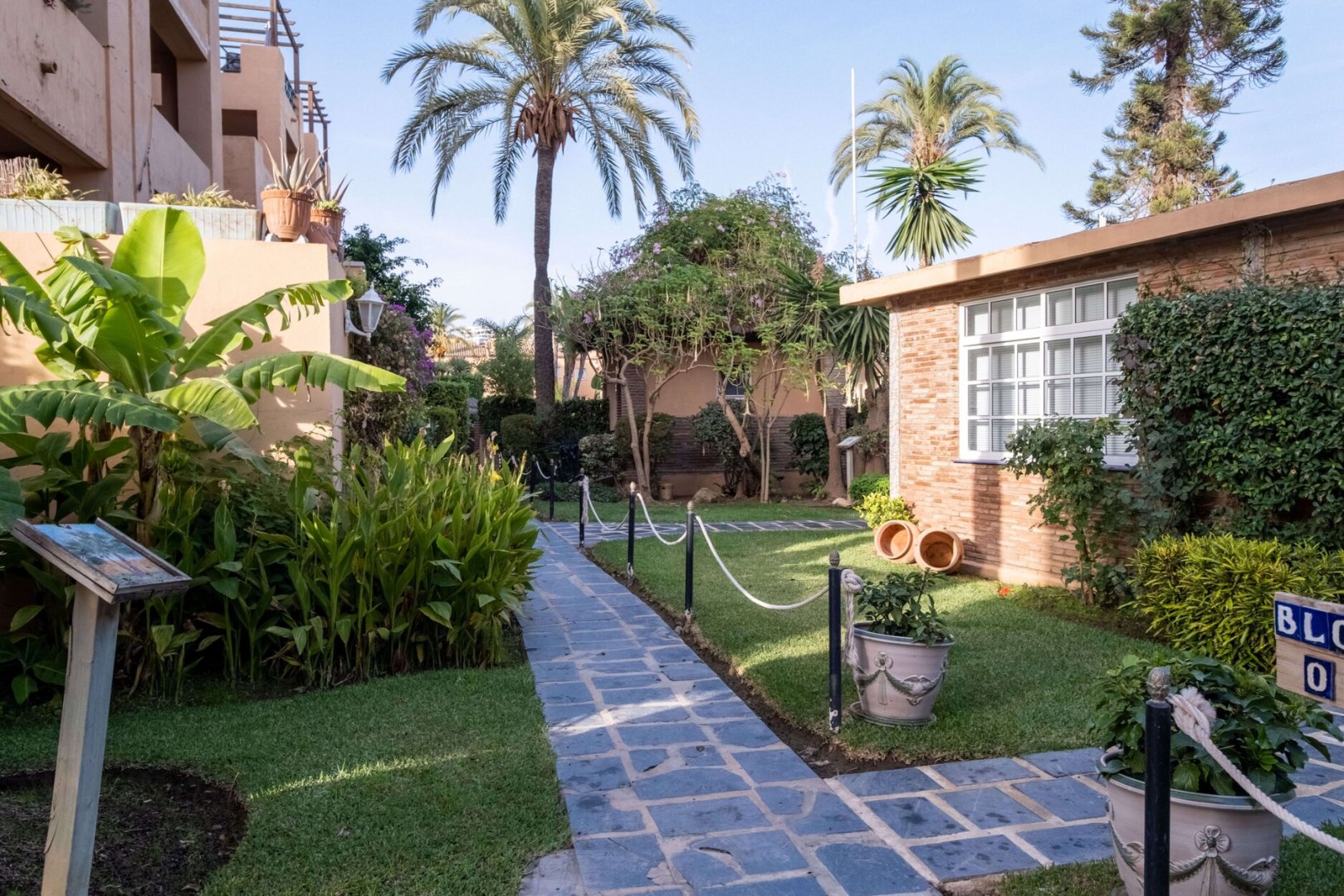 2 Bedroom Apartment in Mijas - Photo 9