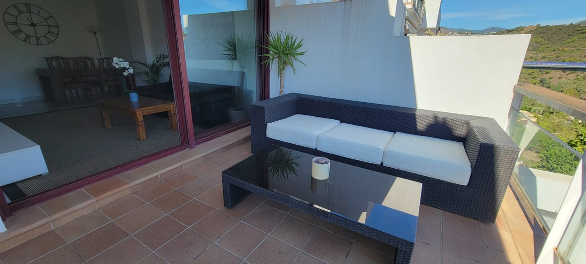 2 Bedroom Penthouse in Benahavís - Photo 60