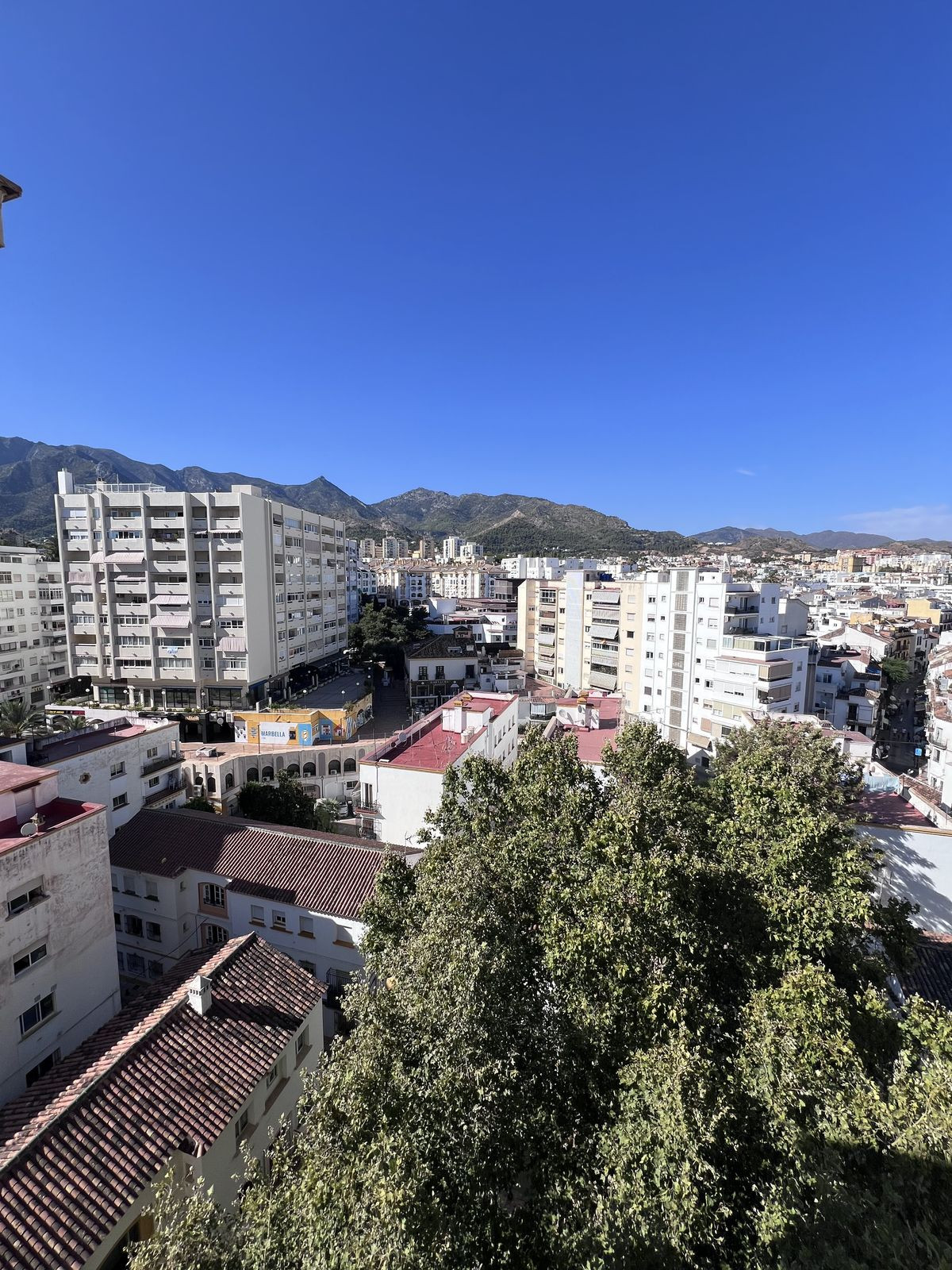 3 Bedroom Apartment in Marbella - Photo 32