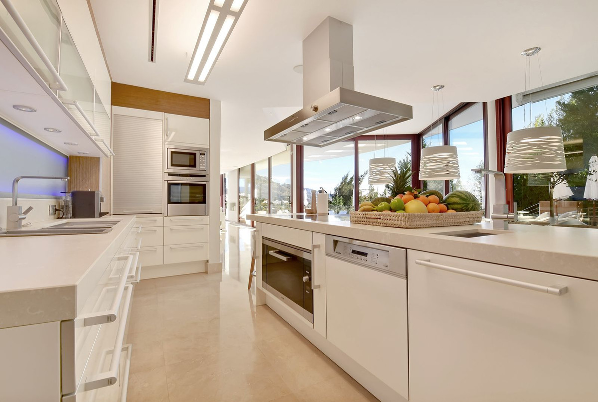 7 Bedroom Villa in Marbella - Photo 21