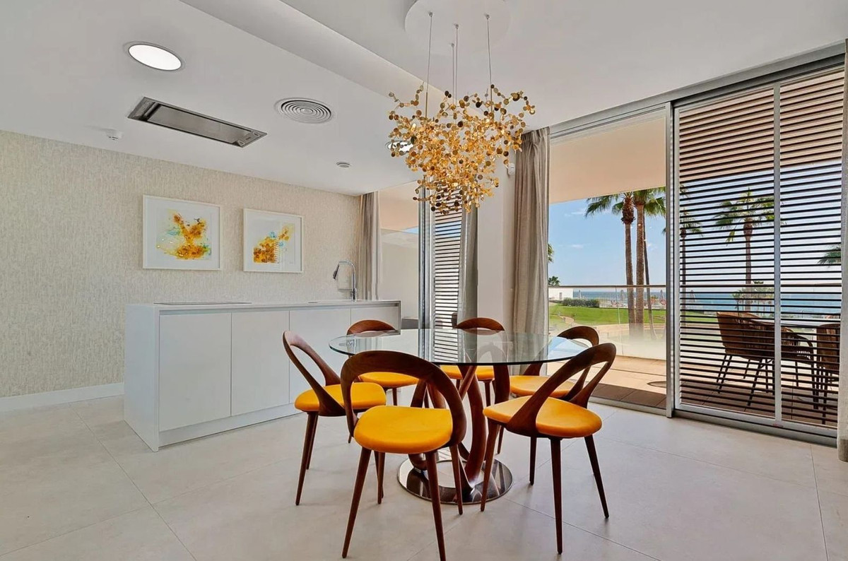 3 Bedroom Apartment in Estepona - Foto 4