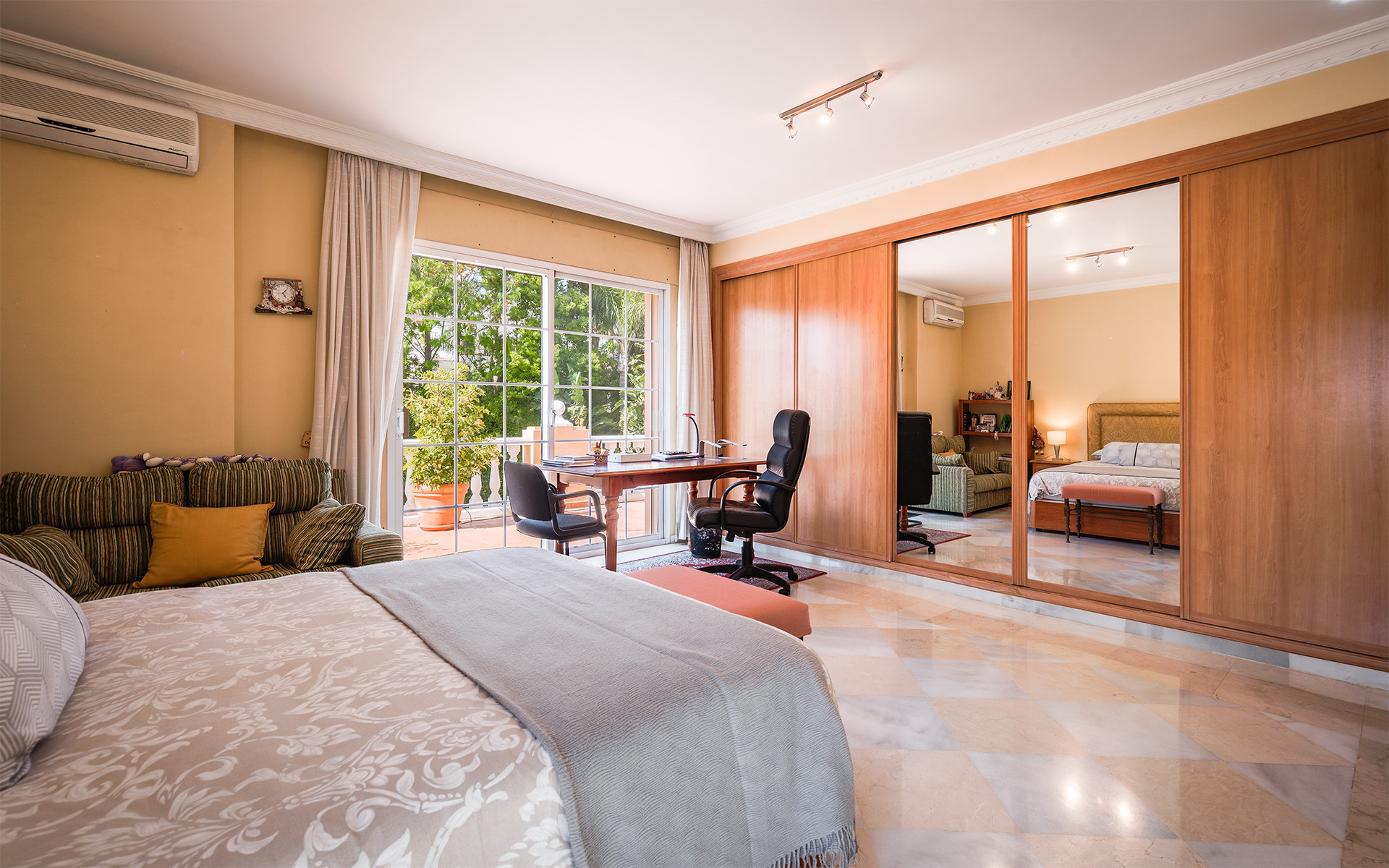 5 Bedroom Villa in Marbella - Photo 13