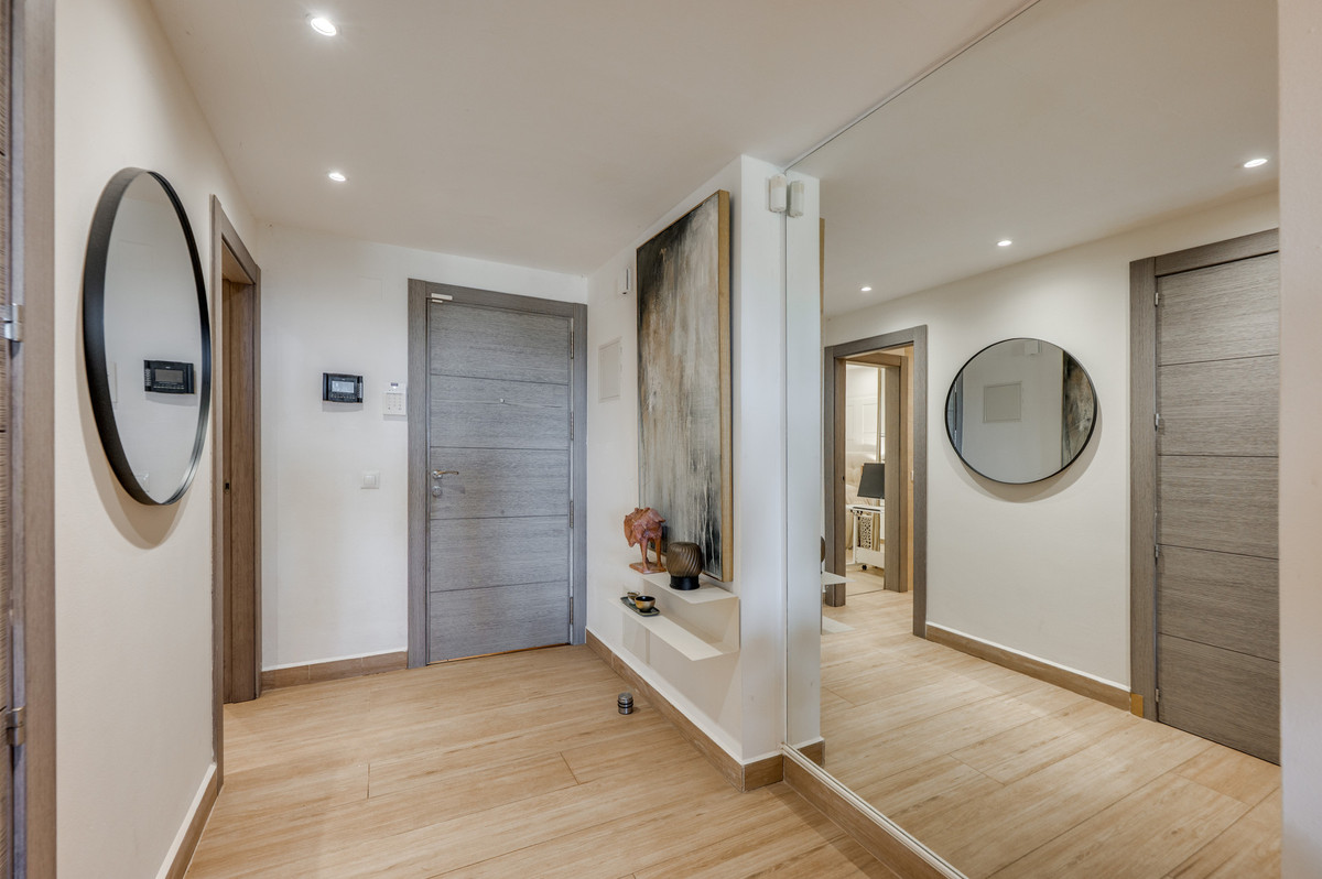 3 Bedroom Apartment in Marbella - Photo 22