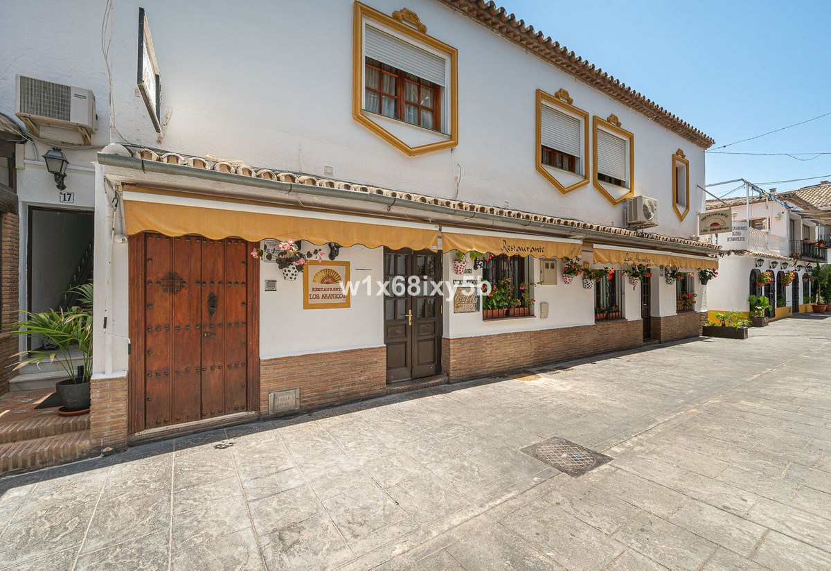 4 Bedroom Apartment in Benahavís - Photo 52
