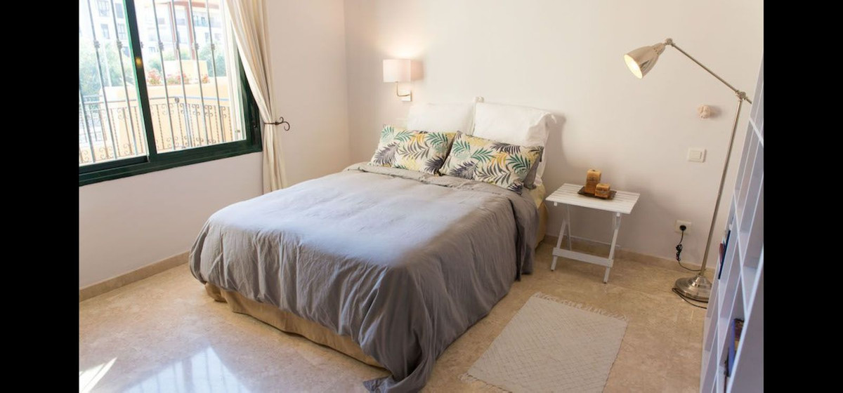 3 Bedroom Penthouse in La Duquesa - Photo 13