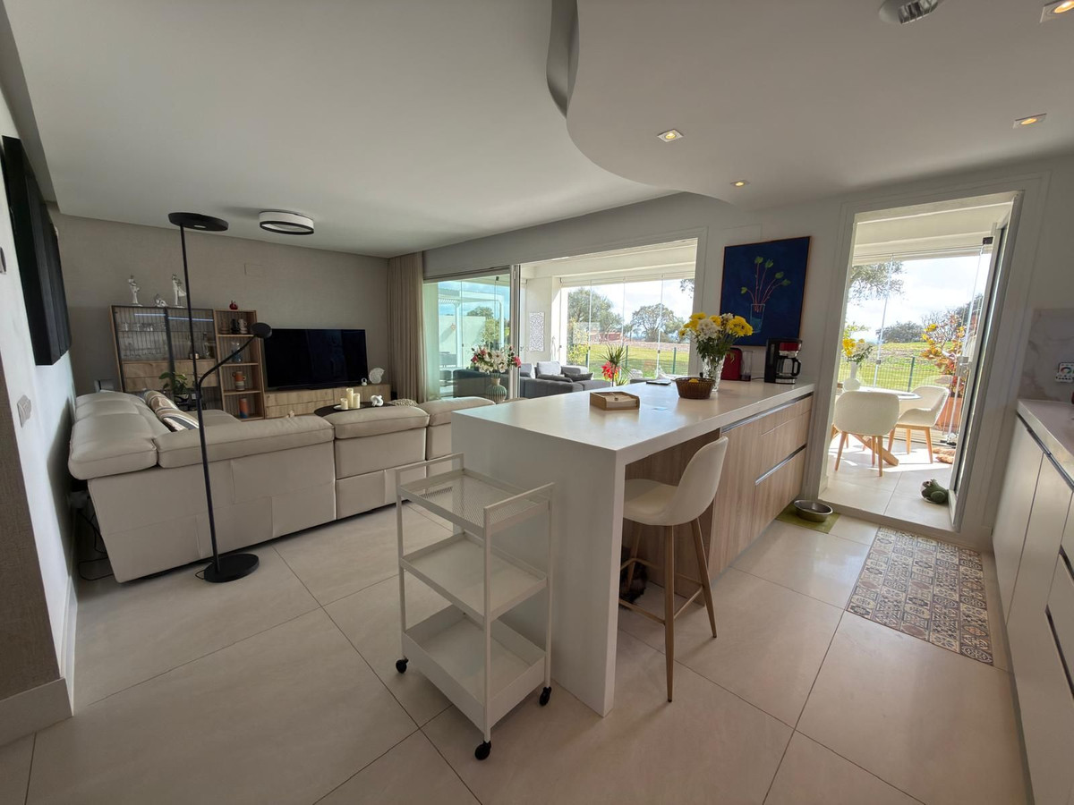 3 Bedroom Apartment in San Roque - Photo 12