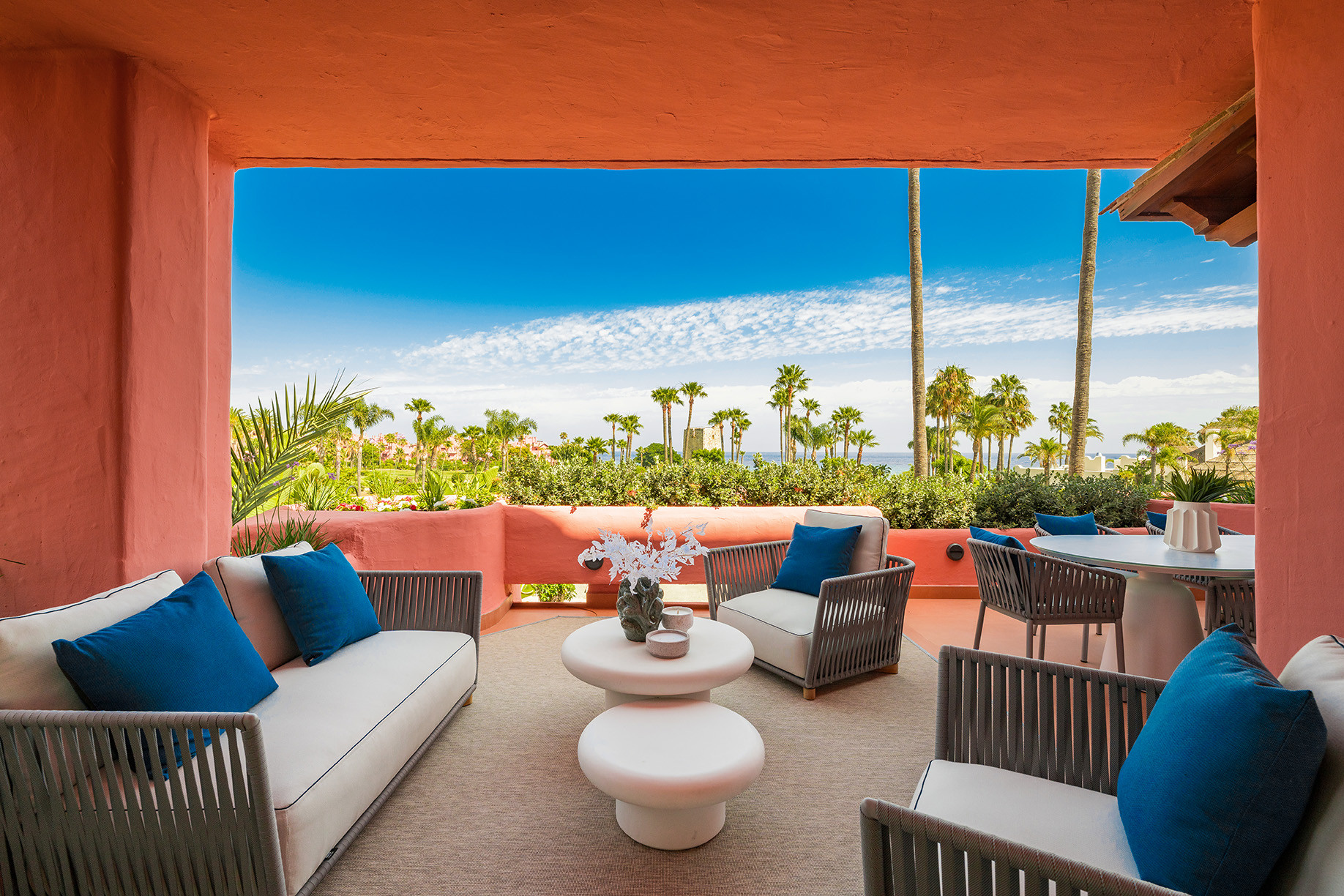 3 Bedroom Apartment in Estepona - Photo 4